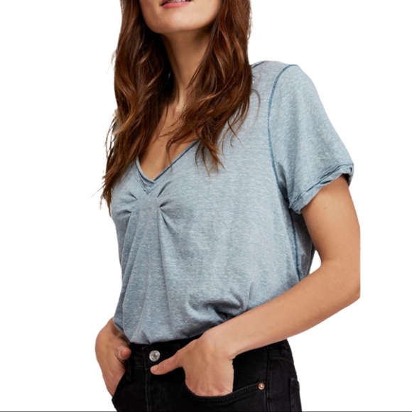 Free People All You Need Tee V Neck Short Sleeve Loose Fit Size XS Blue NWT - Picture 2 of 13